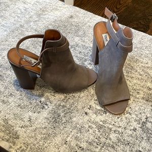 Steve Madden Carnabi Open Toe Booties - Size 9 NEW without box